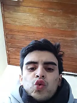 Snapshot of Rodrigo99_9 chatting on June 23, 2:59 pm Rodrigo99 9 online show from June 23, 2:59 pm