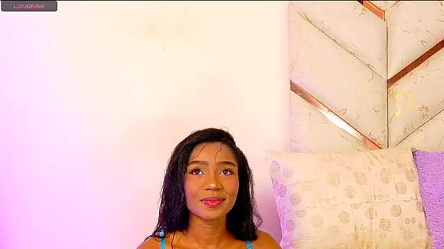 Snapshot of AlanaDoll chatting on June 13, 9:46 pm AlanaDoll online show from June 13, 9:46 pm