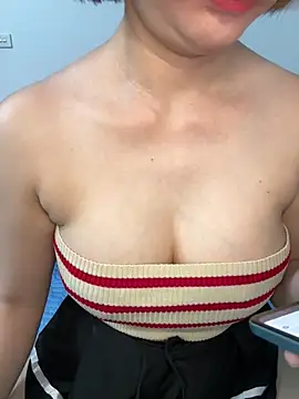Snapshot of Linh_linh01 chatting on October 5, 7:56 pm Linh linh01 online show from October 5, 7:56 pm