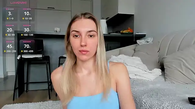 Snapshot of Sunny_Rina_ chatting on April 11, 7:13 am Sunny Rina online show from April 11, 7:13 am