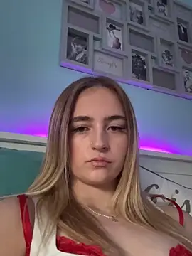 Snapshot of skye_salvagex7 chatting on November 23, 3:23 pm skye salvagex7 online show from November 23, 3:23 pm
