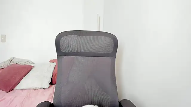Snapshot of canelleGarces chatting on June 25, 4:33 pm canelleGarces online show from June 25, 4:33 pm