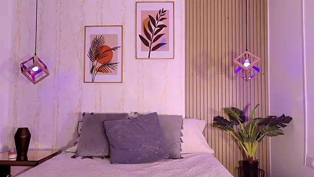 Ayleen Dunkan online show from September 19, 12:17 pm