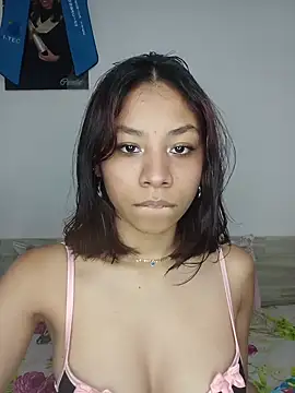 Snapshot of ScarlettLuxe chatting on October 15, 11:49 pm ScarlettLuxe online show from October 15, 11:49 pm