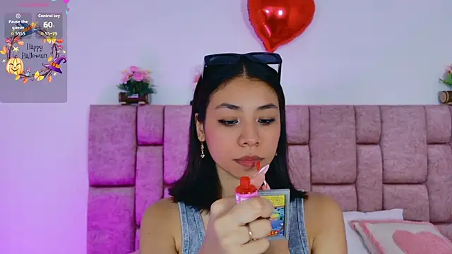 Snapshot of ScarlettLuxe chatting on October 22, 11:54 am ScarlettLuxe online show from October 22, 11:54 am