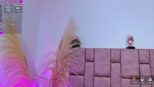 Snapshot of ScarlettLuxe chatting on December 18, 8:59 pm ScarlettLuxe online show from December 18, 8:59 pm