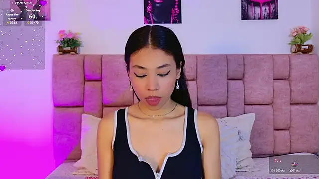 Snapshot of ScarlettLuxe chatting on January 12, 7:52 pm ScarlettLuxe online show from January 12, 7:52 pm