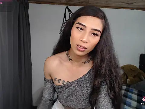 Snapshot of Sweet-Cris chatting on May 21, 6:15 pm Sweet-Cris online show from May 21, 6:15 pm