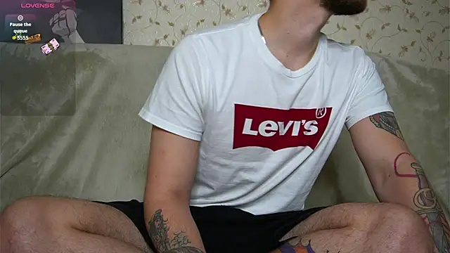 johnstoneisland online show from December 4, 9:34 pm