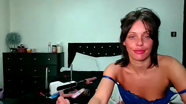 OliviaRyan22 online show from April 21, 9:28 pm