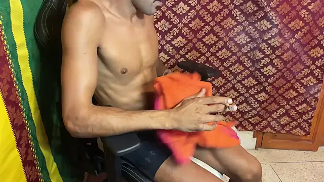 JUSTFORRICH online show from October 3, 7:05 am