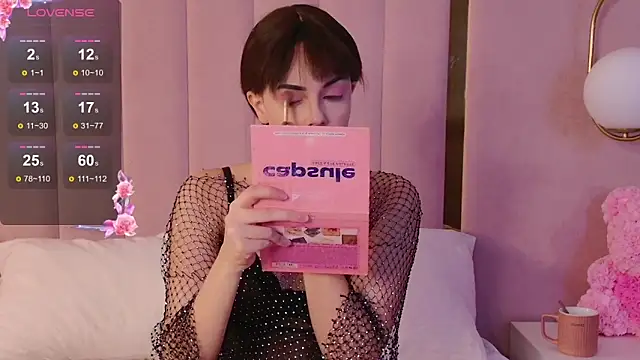 Miranda Kerry online show from December 14, 6:30 am