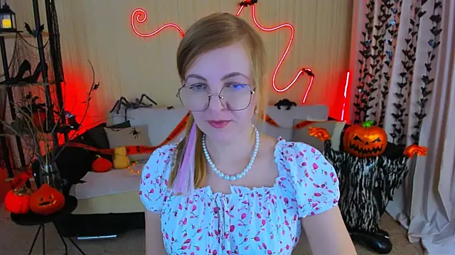 YourUniverser online show from October 25, 9:28 am