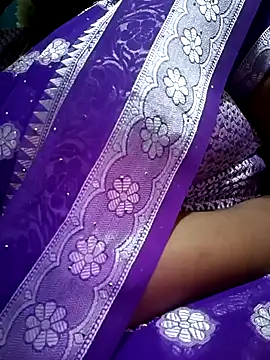 Snapshot of renuga143 chatting on November 12, 11:21 am renuga143 online show from November 12, 11:21 am