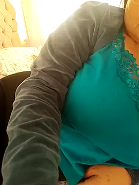 zerdaliii online show from April 3, 11:30 am