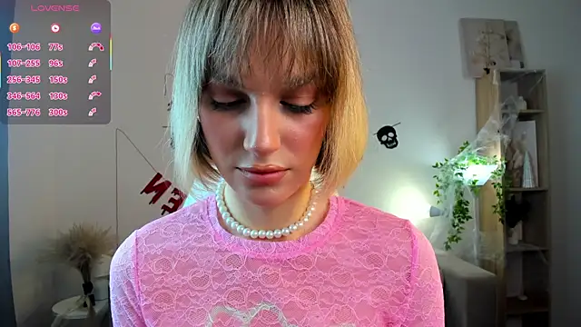 Ice Strawberry online show from October 31, 3:07 am