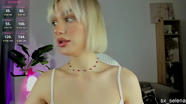 Ice Strawberry online show from April 5, 3:04 am