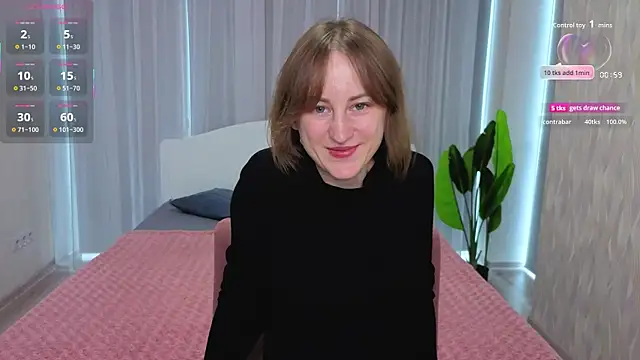 LuluChiiii online show from October 13, 9:42 am