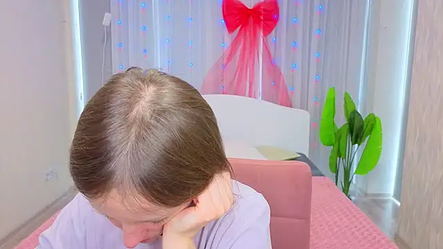 LuluChiiii online show from December 23, 10:35 am