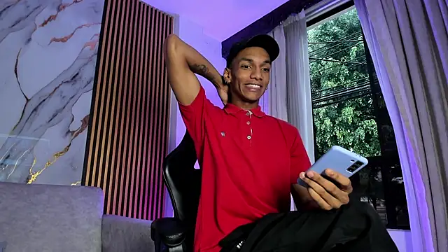 JulienSaint online show from December 4, 12:14 pm