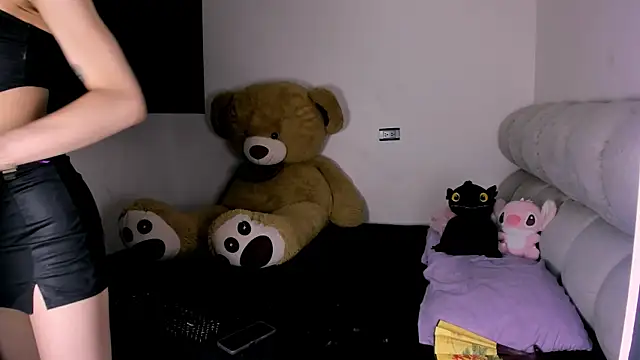Snapshot of fhalon_foxxxys_ chatting on July 1, 10:09 pm fhalon foxxxys online show from July 1, 10:09 pm