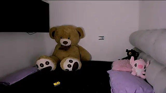 Snapshot of fhalon_foxxxys_ chatting on July 5, 7:59 am fhalon foxxxys online show from July 5, 7:59 am