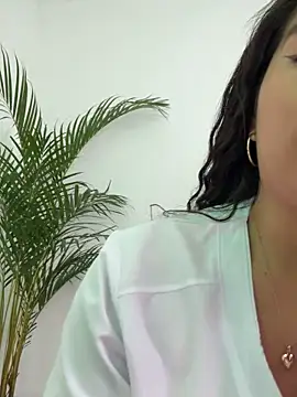 Snapshot of Ariana2017 chatting on February 25, 9:35 pm Ariana2017 online show from February 25, 9:35 pm