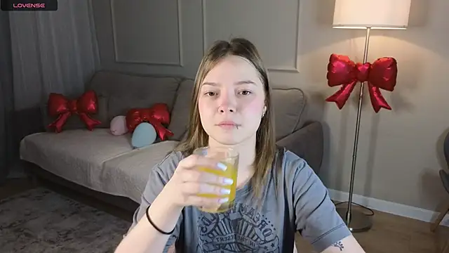 patriciapink online show from March 15, 2:28 am