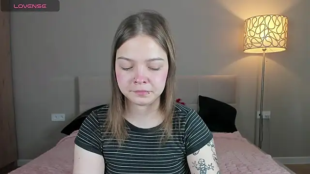 patriciapink online show from April 22, 9:55 am