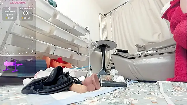 Snapshot of fox-yiyi chatting on February 23, 8:01 am fox-yiyi online show from February 23, 8:01 am