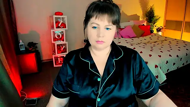 Snapshot of CrystaalStaar chatting on February 18, 7:32 pm CrystaalStaar online show from February 18, 7:32 pm