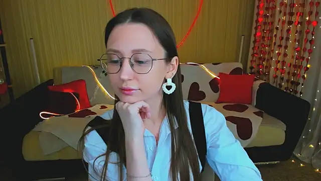 YourLovellyStory online show from February 12, 4:24 pm