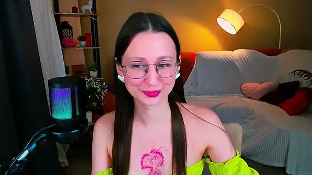 YourLovellyStory online show from February 24, 11:30 am