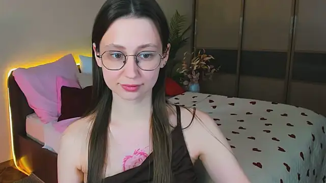 YourLovellyStory online show from April 8, 4:29 pm