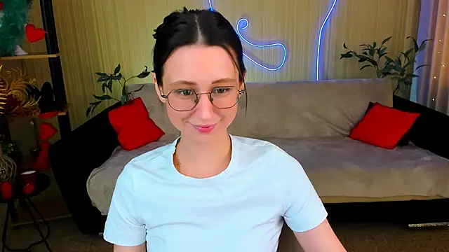 YourLovellyStory online show from July 4, 12:22 pm