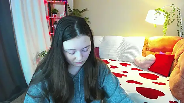 AlluringLookk online show from April 14, 4:35 pm