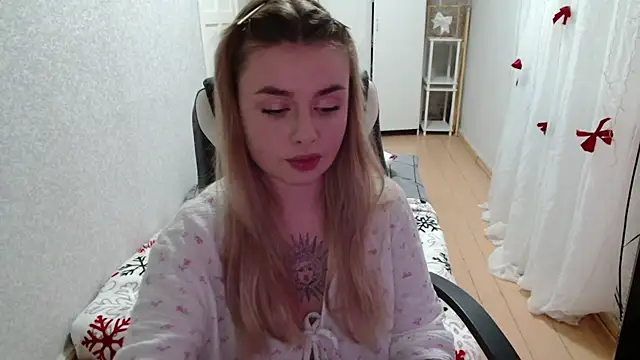 AngelicaHollywood online show from December 14, 9:30 pm