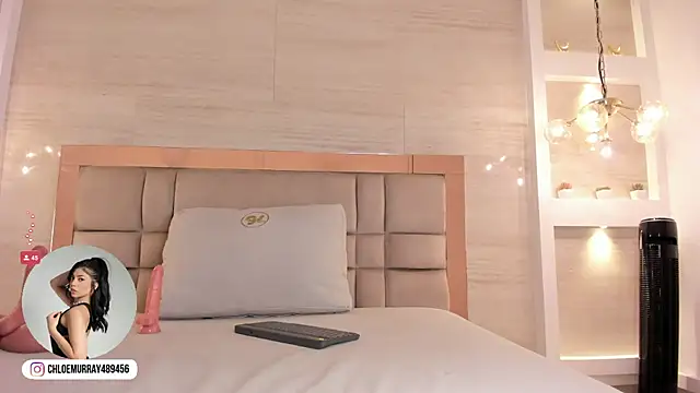 chloe murray online show from March 28, 11:43 am