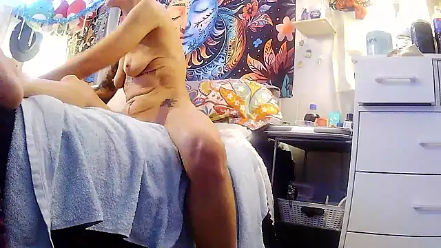 gypsyadventures1 online show from January 8, 6:43 pm