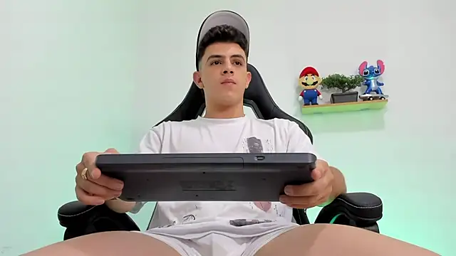 Mikecooper online show from February 25, 1:37 am