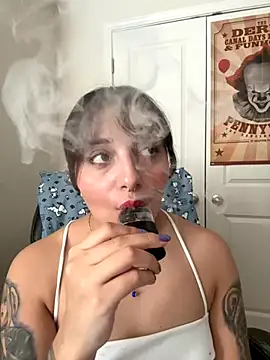 CharmingMaddie online show from December 5, 5:53 pm