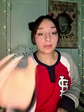 CharmingMaddie online show from January 8, 4:42 pm