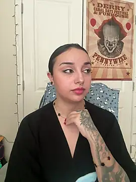 CharmingMaddie online show from February 10, 5:06 pm