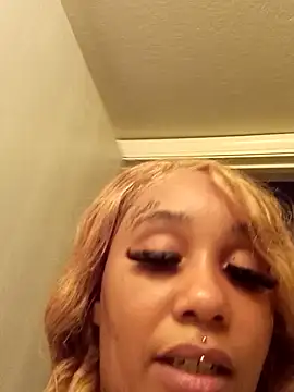 Snapshot of seductiveangeeel chatting on October 2, 12:39 am seductiveangeeel online show from October 2, 12:39 am