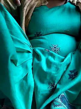 Love-pari077 online show from December 18, 4:07 am