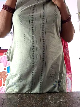 Love-pari077 online show from April 12, 1:21 am