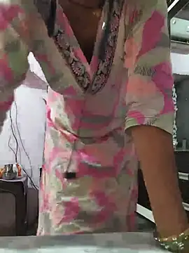 Snapshot of Love-pari077 chatting on June 27, 4:39 am Love-pari077 online show from June 27, 4:39 am