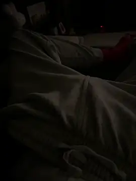 Snapshot of Frankieyyy1 chatting on December 14, 1:22 am Frankieyyy1 online show from December 14, 1:22 am