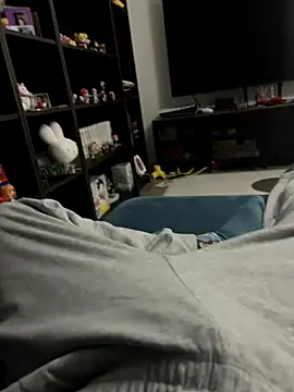 Snapshot of Frankieyyy1 chatting on December 18, 4:24 pm Frankieyyy1 online show from December 18, 4:24 pm