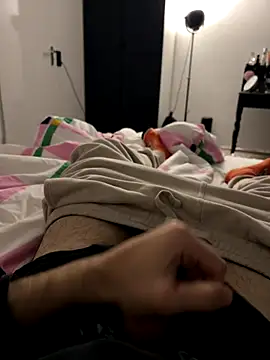 Snapshot of Frankieyyy1 chatting on December 20, 10:06 pm Frankieyyy1 online show from December 20, 10:06 pm